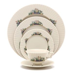 Lenox Rutledge Pattern Enameled Flora 5 pc china